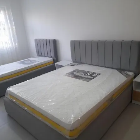 Andi * Golem (Tirana)